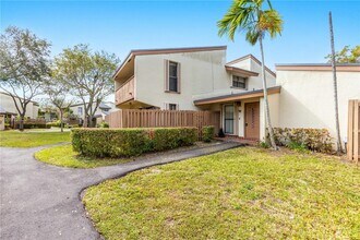 11522 SW 109th Rd in Miami, FL - Building Photo - Building Photo