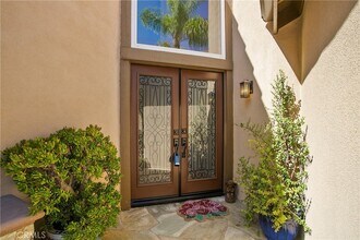 28921 Via Pasatiempo in Laguna Niguel, CA - Foto de edificio - Building Photo