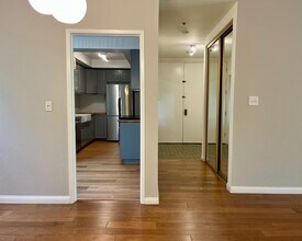 525 Almer Rd in Burlingame, CA - Building Photo - Building Photo