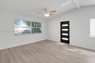 1617 NW 15th St in Fort Lauderdale, FL - Building Photo - Building Photo