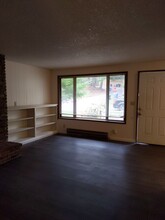 1190 E 38th Ave in Eugene, OR - Building Photo - Building Photo