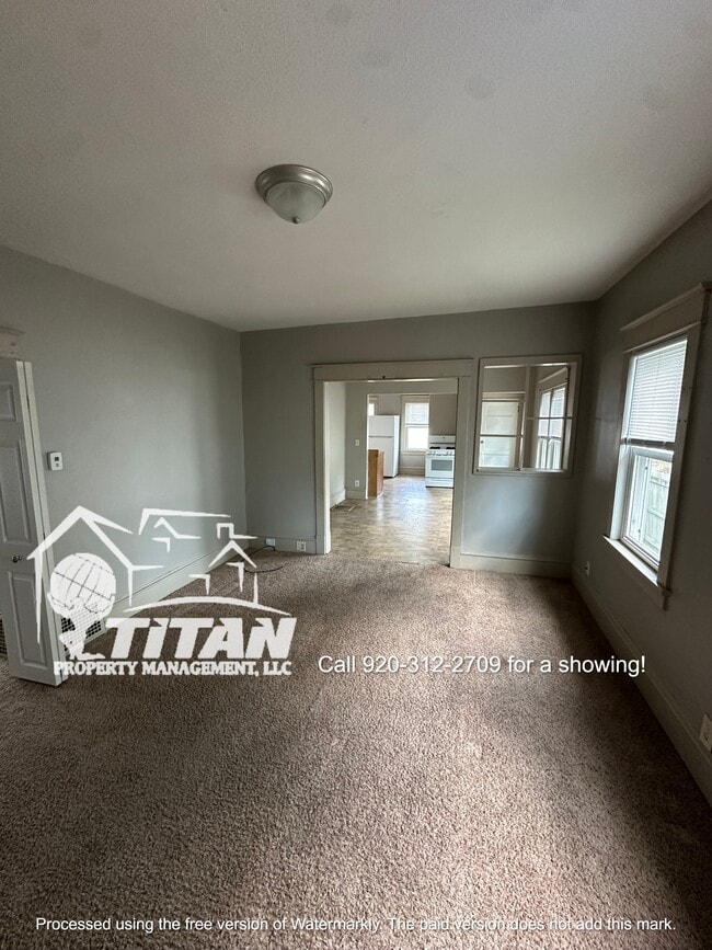 426 W 9th Ave in Oshkosh, WI - Building Photo - Building Photo