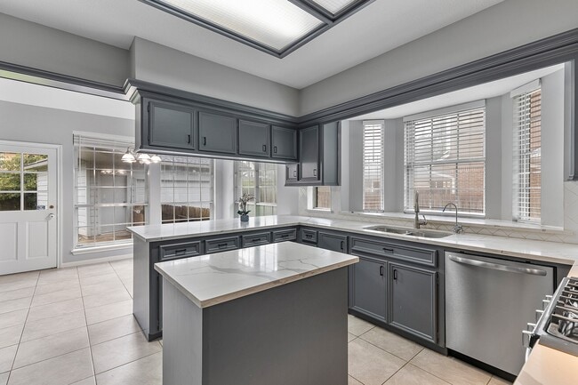 property at 5622 Woodland Creek Dr