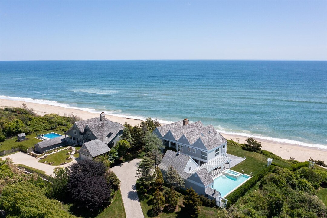 390 Old Montauk Hwy in Montauk, NY - Building Photo