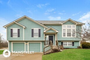 214 Lacy Ln in Belton, MO - Building Photo