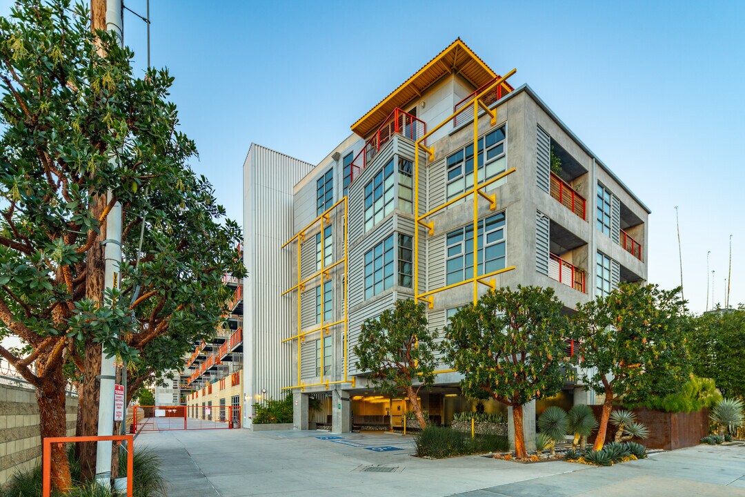 Element in Marina Del Rey, CA - Building Photo