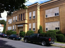 300 W Frack St in Frackville, PA - Building Photo