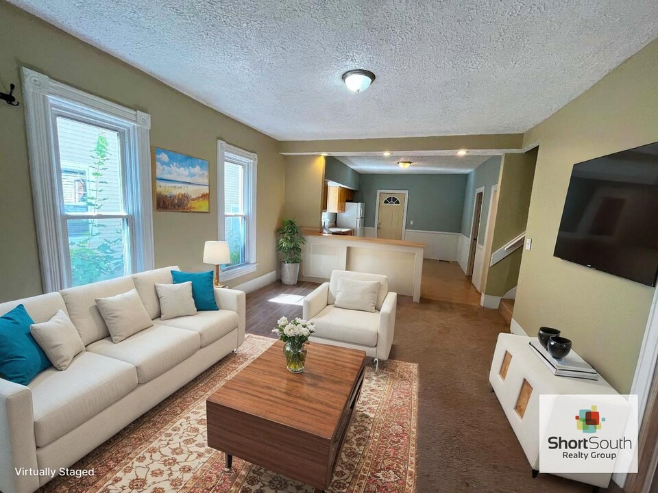 747 Veto St NW in Grand Rapids, MI - Building Photo