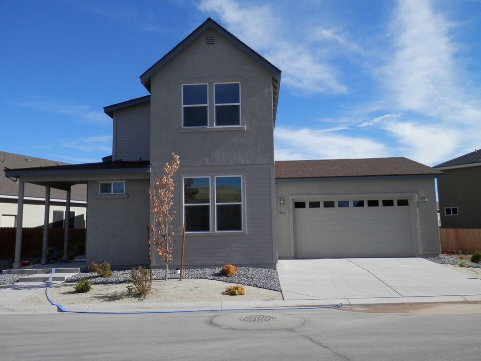 933 Floral Ridge Way in Sparks, NV - Building Photo