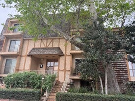 2141 S Bentley Ave, Unit 106 in Los Angeles, CA - Building Photo