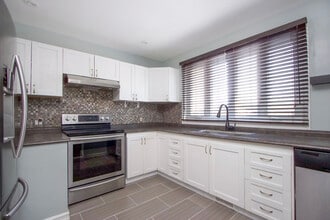 94 Emperor St in Ajax, ON - Building Photo - Building Photo