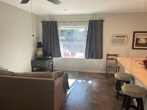 5865 Lake Murray Blvd in La Mesa, CA - Building Photo - Building Photo