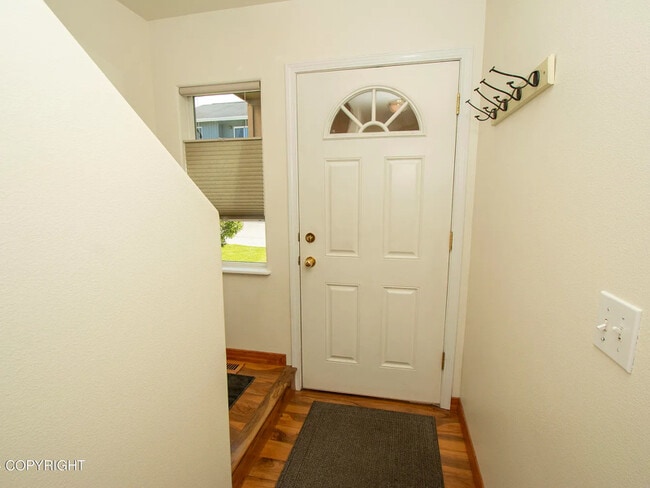 13766 Hunterwood Ln in Anchorage, AK - Building Photo - Building Photo
