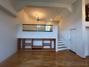 7105 Calabria Ct in San Diego, CA - Building Photo - Building Photo
