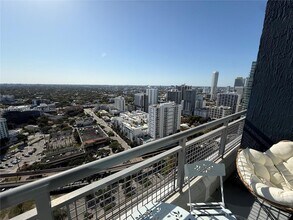 60 SW 13th St, Unit 2807 in Miami, FL - Building Photo - Building Photo