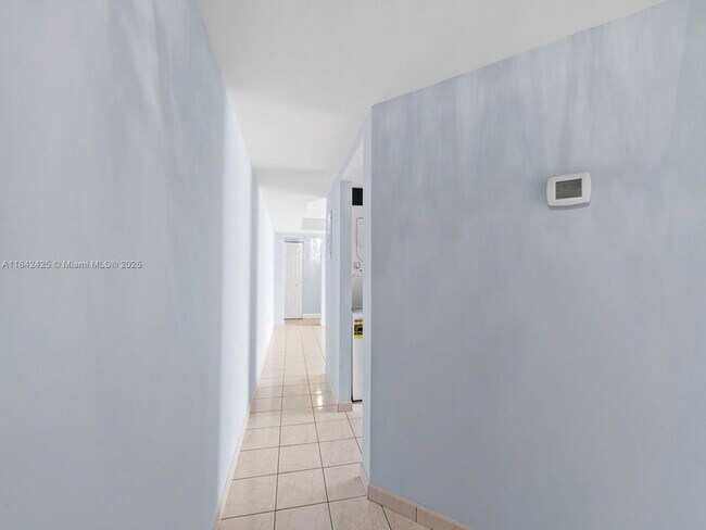 1820 W 53rd St in Hialeah, FL - Building Photo - Building Photo