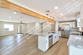 4733 E 18th St, Unit J204 in Tucson, AZ - Building Photo - Building Photo