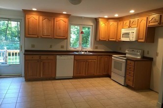 24 Glen Echo Blvd, Unit 24 in Stoughton, MA - Building Photo - Building Photo