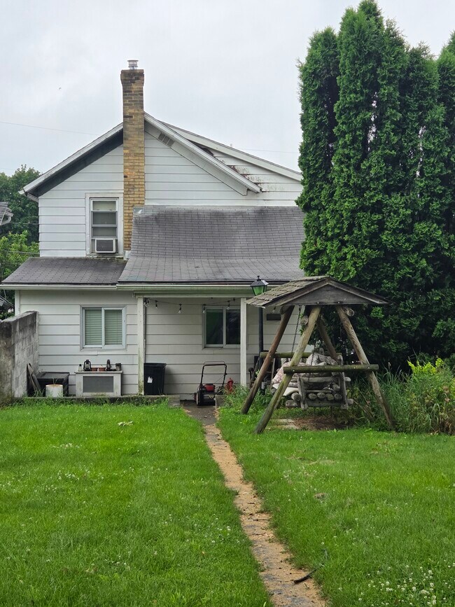 261 W Beaver St in Bellefonte, PA - Building Photo - Building Photo
