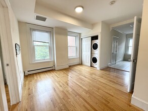 92 L St, Unit 3 in Boston, MA - Building Photo - Building Photo