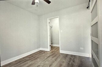 6002 N Kenmore Ave, Unit 203 in Chicago, IL - Building Photo - Building Photo