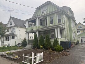 65 Palm St in Bridgeport, CT - Building Photo