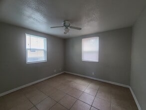 3818 N Canal St, Unit 106 in Jacksonville, FL - Foto de edificio - Building Photo