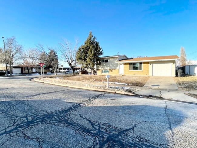 564 W 5275 S in Ogden, UT - Building Photo - Building Photo