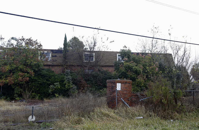 13545 Chef Menteur Hwy in New Orleans, LA - Foto de edificio - Building Photo