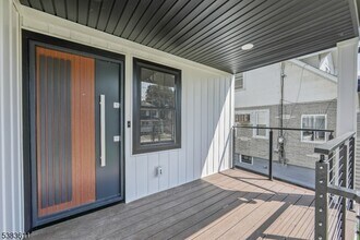 35 Franklin Rd in Teaneck, NJ - Building Photo - Building Photo
