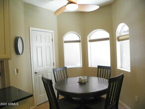 8653 E Royal Palm Rd in Scottsdale, AZ - Building Photo - Building Photo