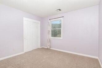 2 Independence Dr in Mt Holly Springs, PA - Building Photo - Building Photo