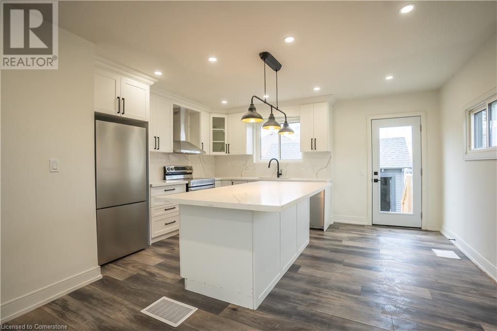 145 Gage Ave N in Hamilton, ON - Building Photo