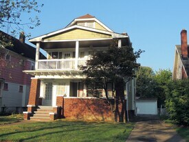 3690 Hildana Rd in Shaker Heights, OH - Building Photo