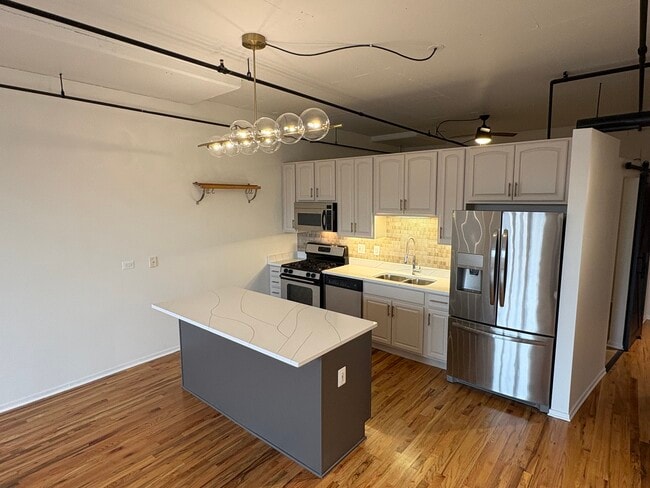 property at 6 S Laflin St