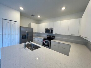 2383 NW 122nd Ter in Miami, FL - Building Photo - Building Photo