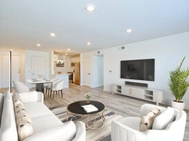 301 N Alvarado St in Los Angeles, CA - Building Photo