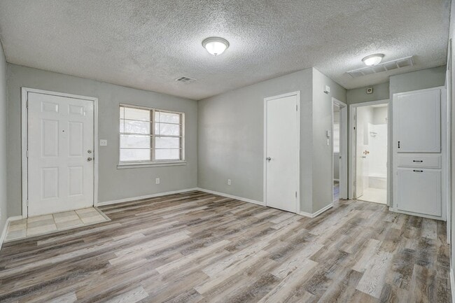 434 W Elder Dr in Mustang, OK - Building Photo - Building Photo