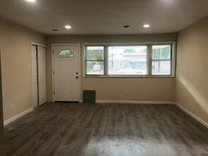 10 Brandon Ave in Ewing Township, NJ - Building Photo - Building Photo