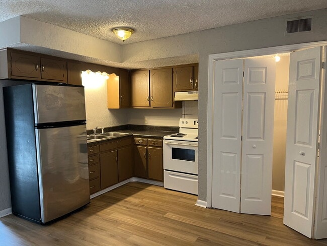 3010 Delaware Ave in Nashville, TN - Building Photo - Building Photo