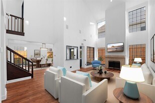 1425 Nantucket Dr in Houston, TX - Building Photo