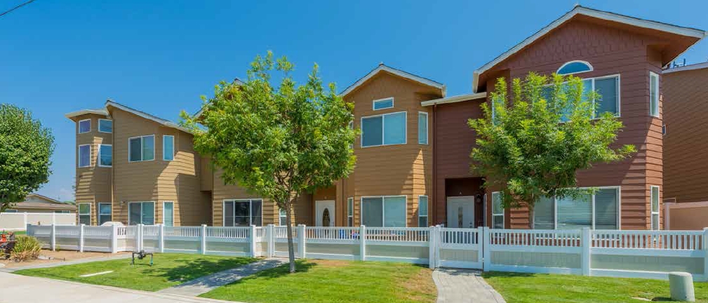 Boulder Ridge Villas in Ramona, CA - Foto de edificio