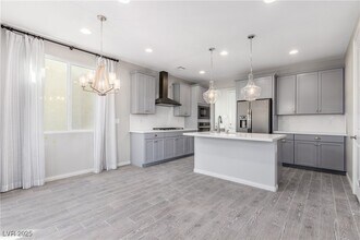 10016 Silver Comet Ct in Las Vegas, NV - Building Photo - Building Photo