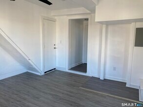 26 Prospect St in New London, CT - Building Photo - Building Photo