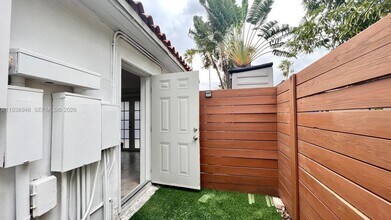 1501 Calais Dr in Miami Beach, FL - Building Photo - Building Photo