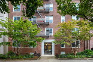 30 Monroe Pl Apartments