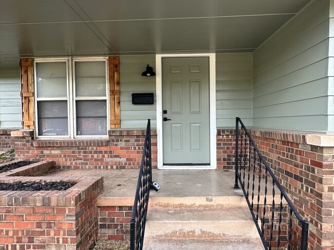 2417 Becker Pl in Del City, OK - Building Photo - Building Photo