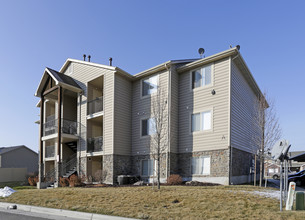 The Georgian at Colonial Springs in Harrisville, UT - Foto de edificio - Building Photo