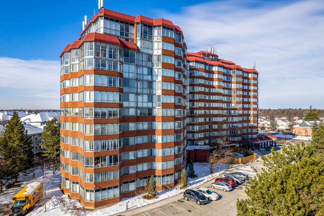 Platinum Rouge in Toronto, ON - Building Photo - Building Photo