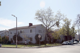 1805 S Gramercy Pl in Los Angeles, CA - Building Photo - Primary Photo